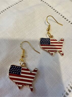 New Patriotic USA Map Dangle Earrings - Red, White & Blue